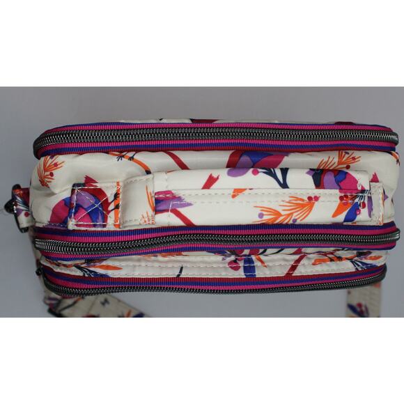 Lug Wrangler Crossbody Bag in Cardinal Cream Design, RFID Protected - Picture 5 of 16